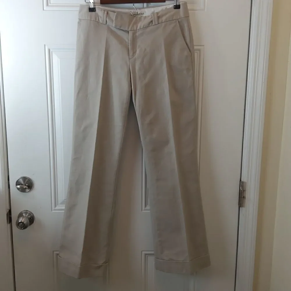 Banana Republic khaki Jackson fit cuffed pants